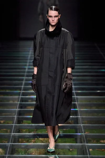 Look 49